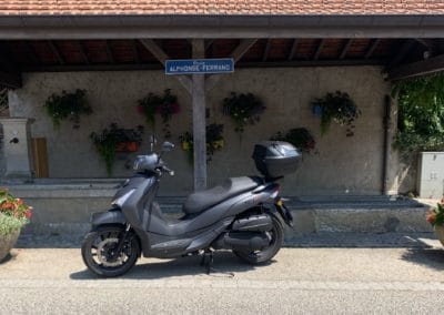 Sym HD300 à Sezenove (canton de Genève)
